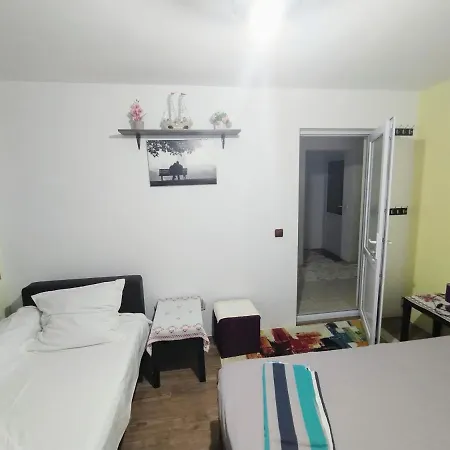 Bogdan, La Appartement Tuzla