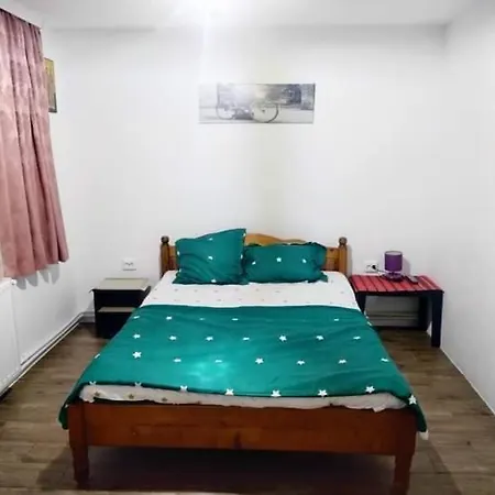 Bogdan, La Appartement Tuzla
