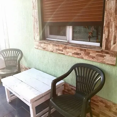 Bogdan, La Διαμέρισμα *